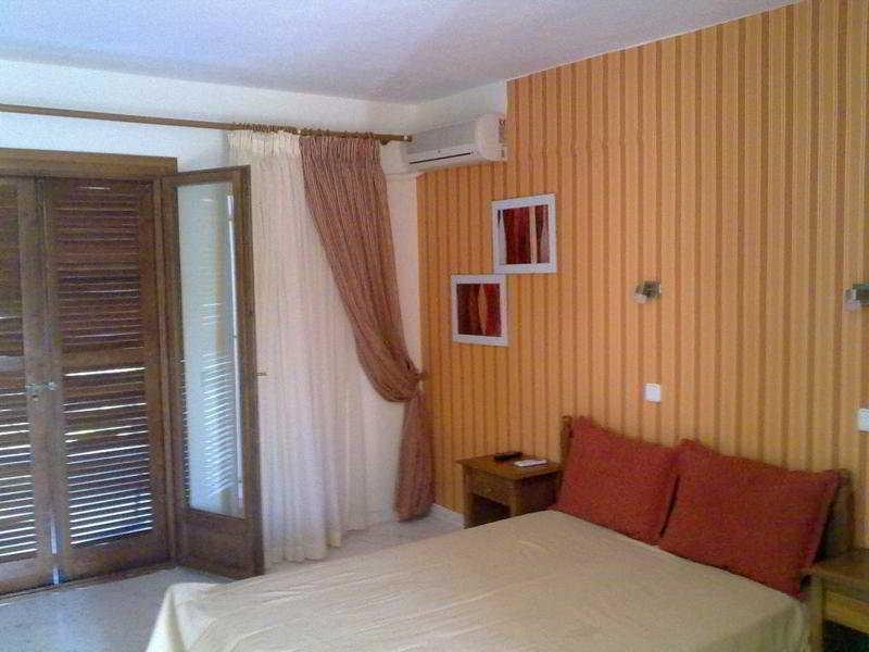 Zephyros Aparthotel Polýkhrono Eksteriør bilde