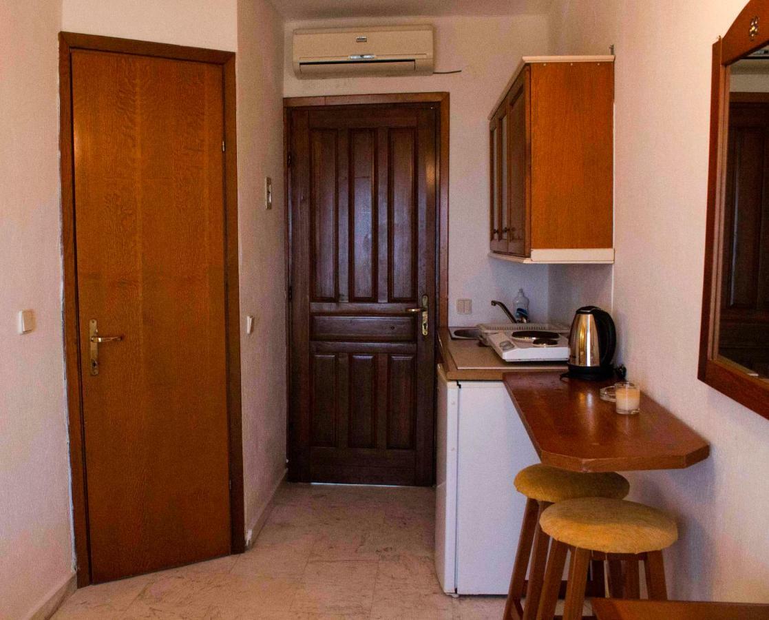 Zephyros Aparthotel Polýkhrono Eksteriør bilde